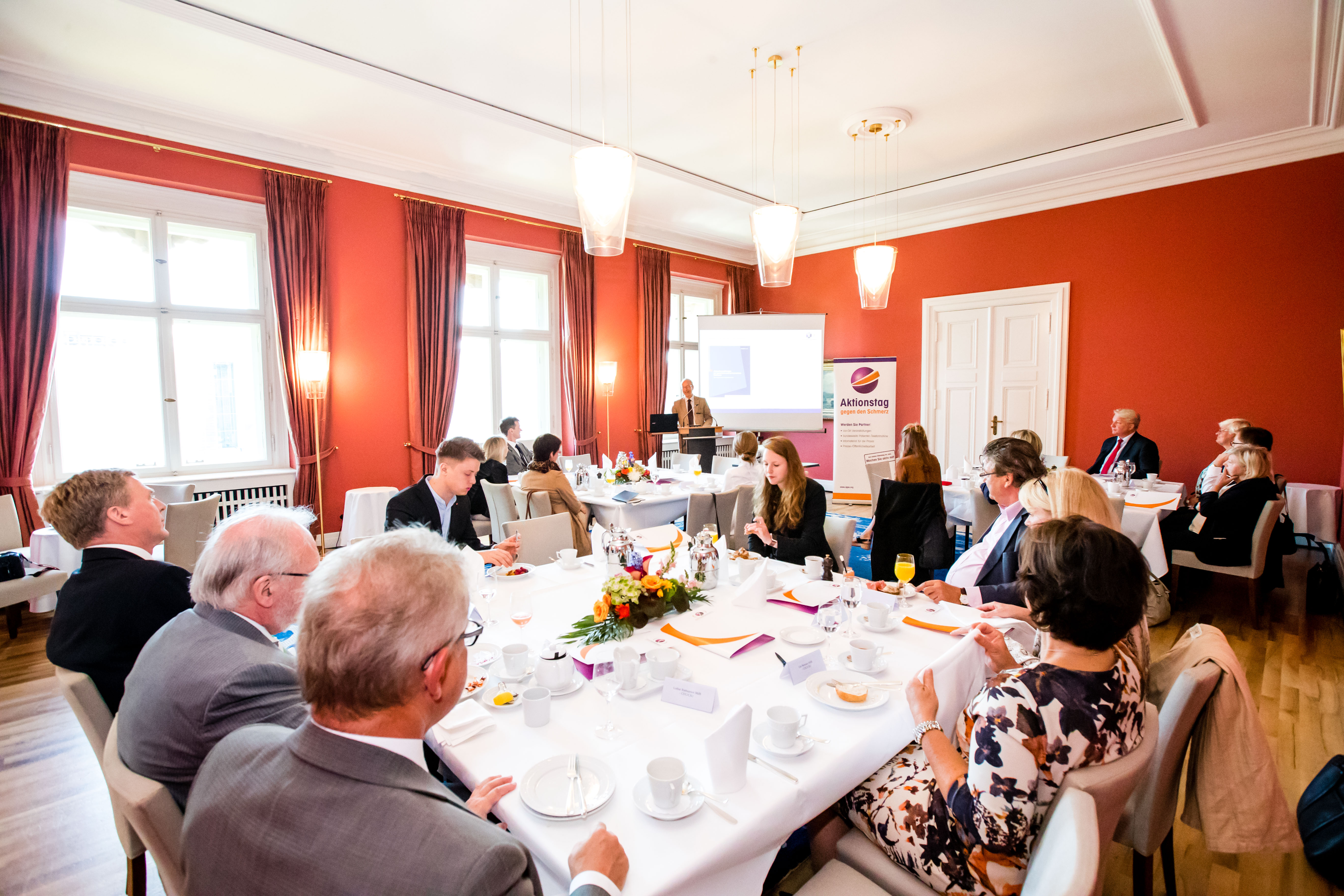 DSG Parlamentarisches Frühstück in der DSG Parlamentarisches Frühstück in der Parlamentarische Gesellschaft Pic by www.axentis.de Georg J. Lopata AX170601-0484.CR2